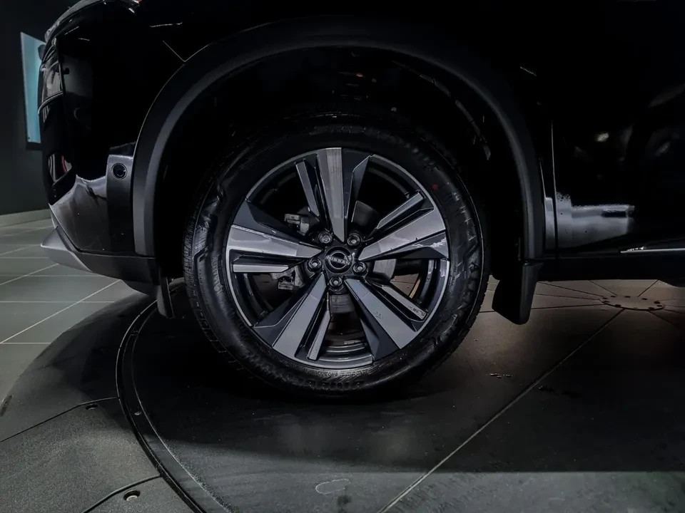 2023 Nissan Pathfinder 5th Gen - Image 5 of 15