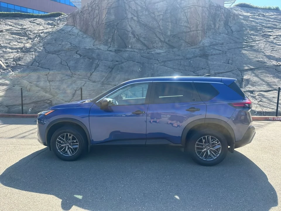 2023 Nissan Rogue - Image 4 of 8