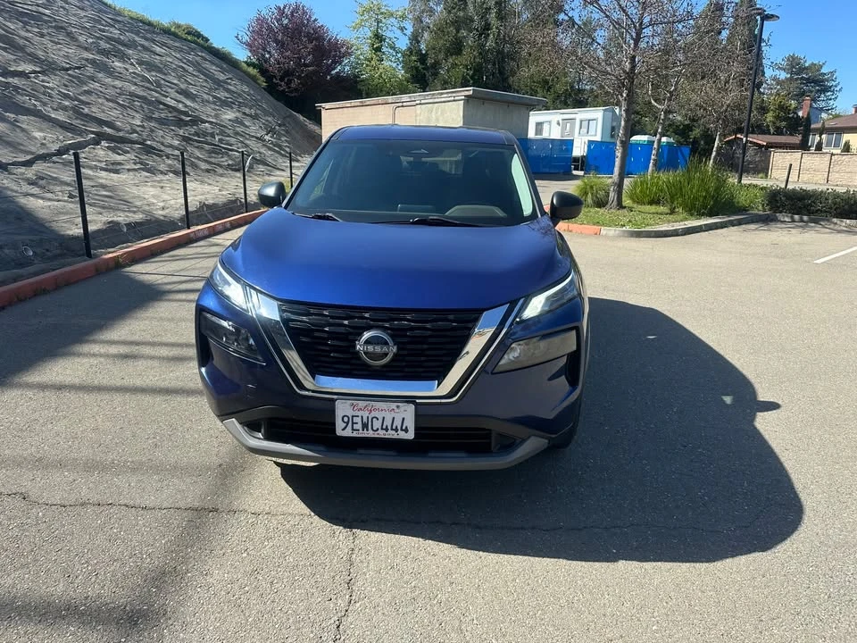 2023 Nissan Rogue - Image 2 of 8