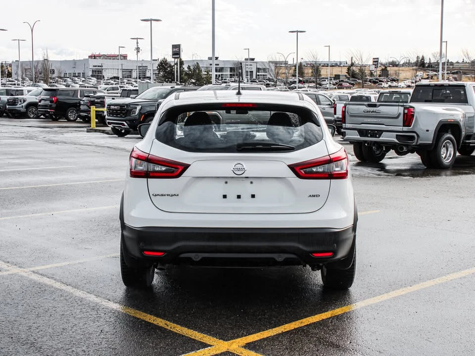 2023 Nissan Rogue - Image 4 of 9