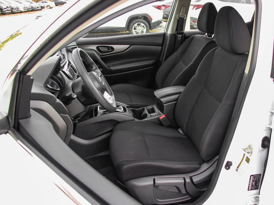 2023 Nissan Rogue - Image 7 of 9