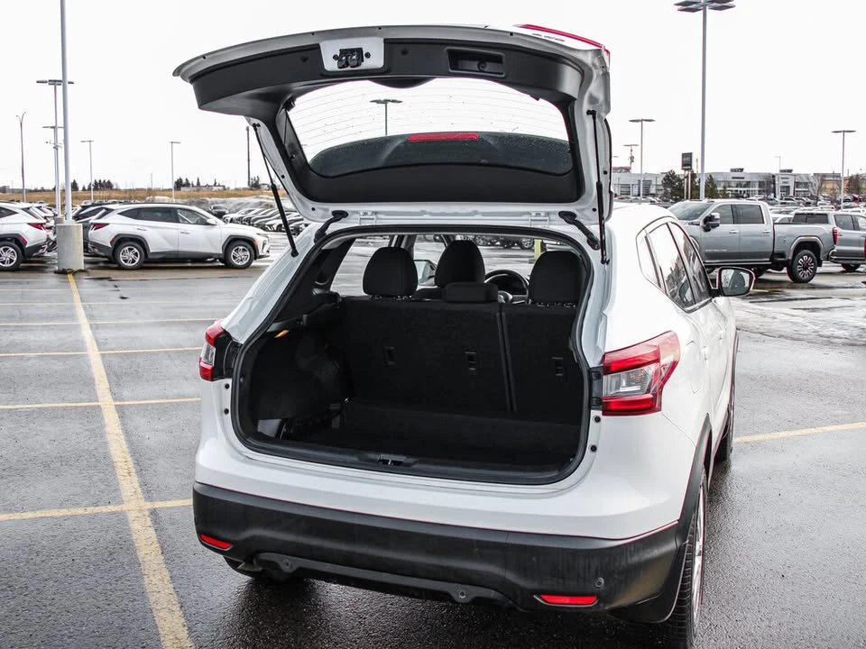 2023 Nissan Rogue - Image 9 of 9