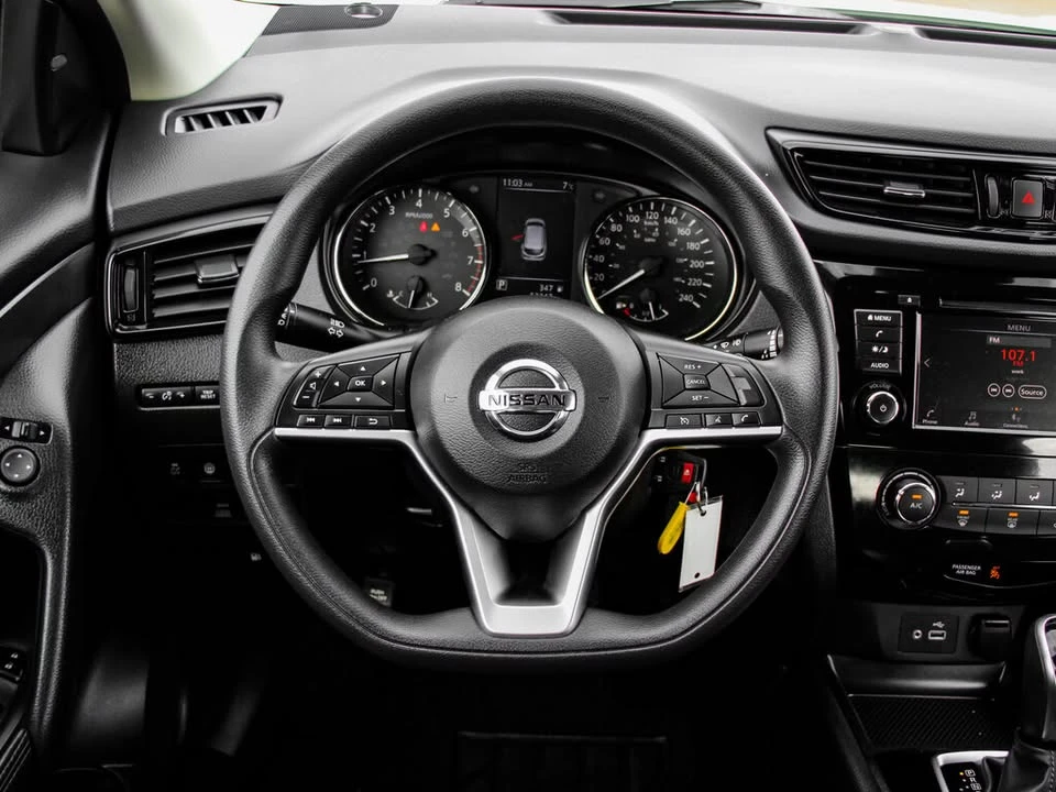 2023 Nissan Rogue - Image 5 of 9