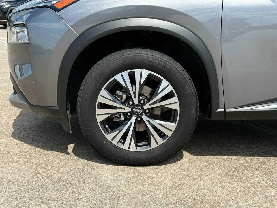 2023 Nissan Rogue - Image 7 of 8