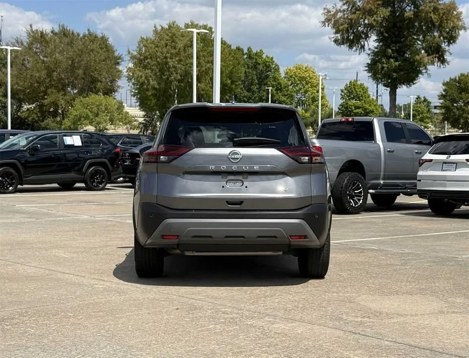 2023 Nissan Rogue - Image 4 of 8