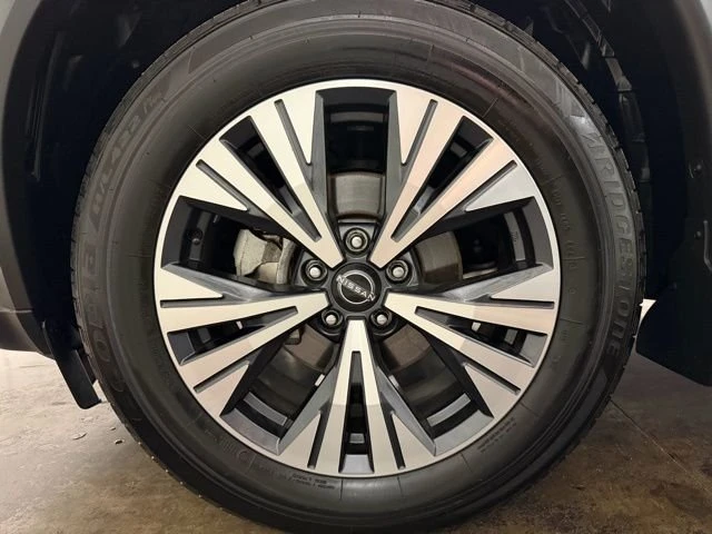 2023 Nissan Rogue - Image 10 of 20