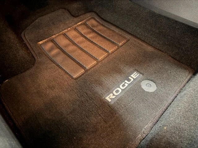 2023 Nissan Rogue - Image 17 of 20