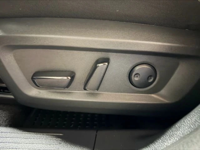 2023 Nissan Rogue - Image 16 of 20