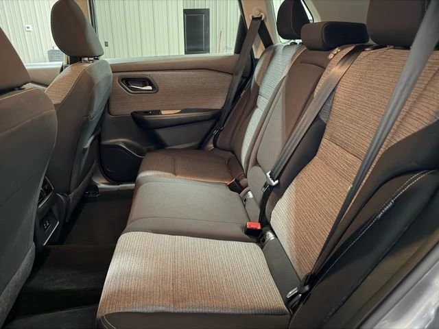 2023 Nissan Rogue - Image 18 of 20