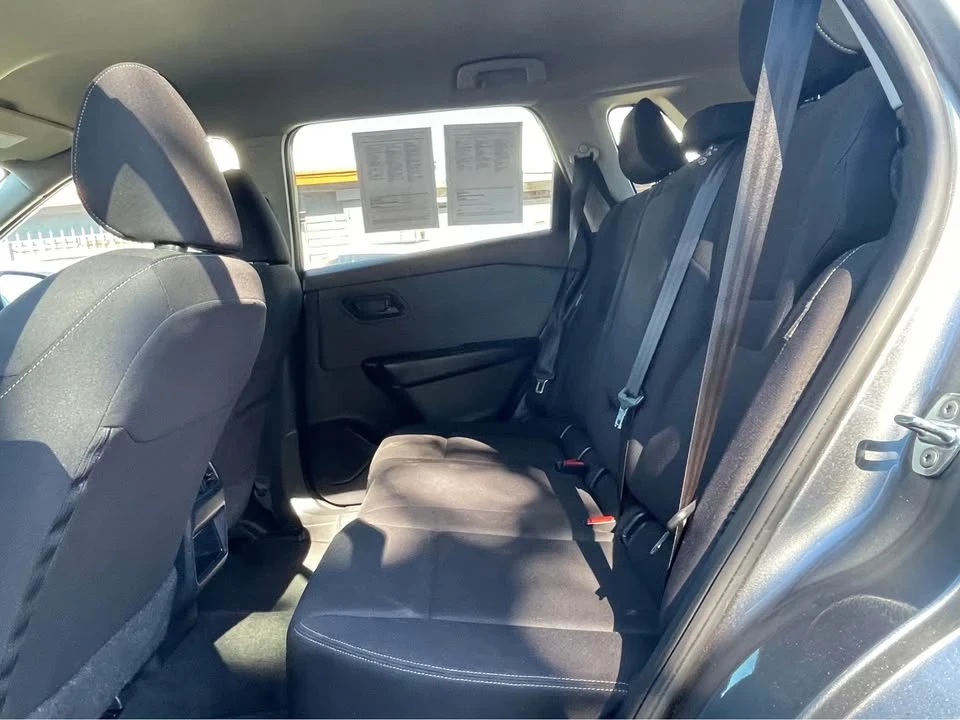 2023 Nissan Rogue - Image 8 of 10