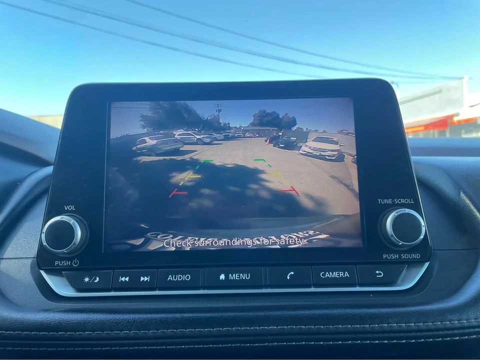 2023 Nissan Rogue - Image 10 of 10