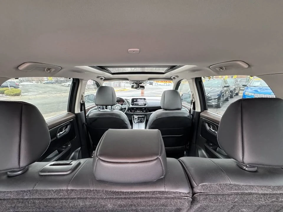 2018 Nissan Rogue - Image 12 of 20