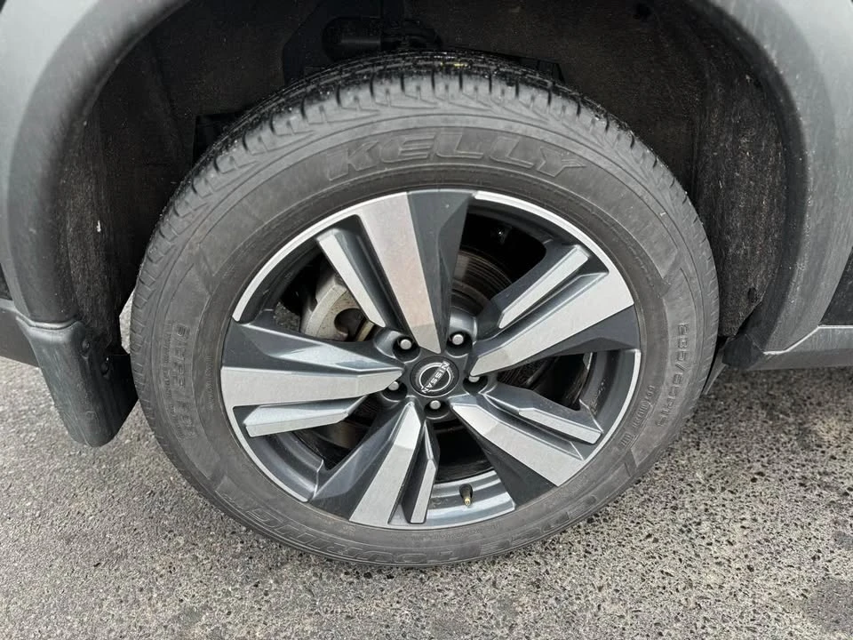 2018 Nissan Rogue - Image 9 of 20