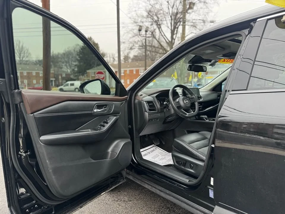 2018 Nissan Rogue - Image 13 of 20