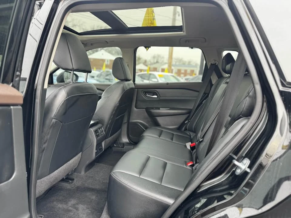 2018 Nissan Rogue - Image 14 of 20