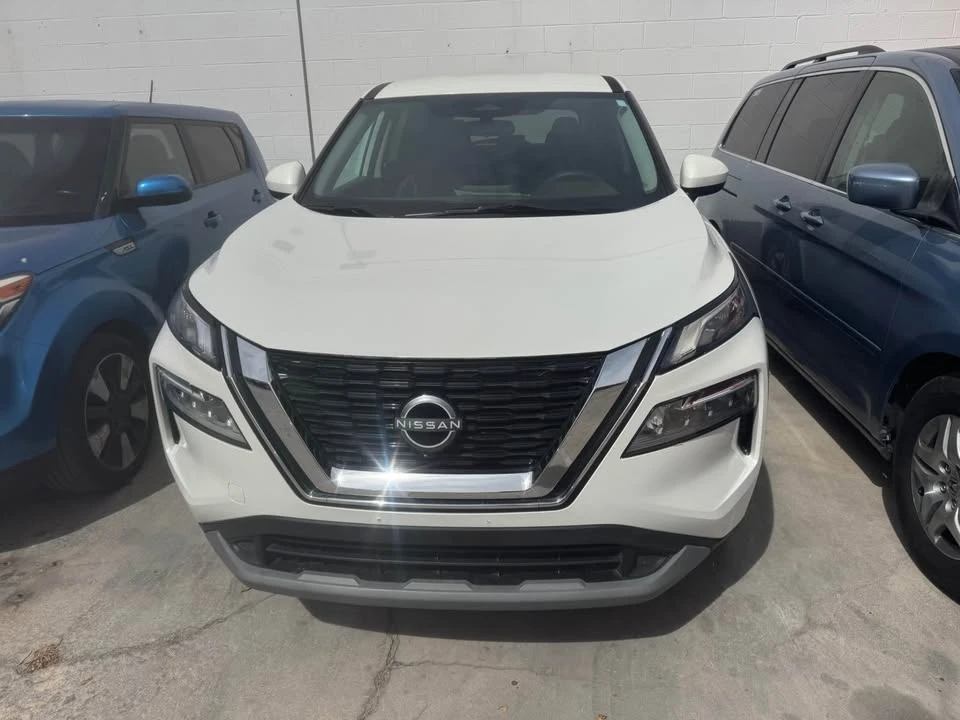 2018 Nissan Rogue - Image 2 of 12