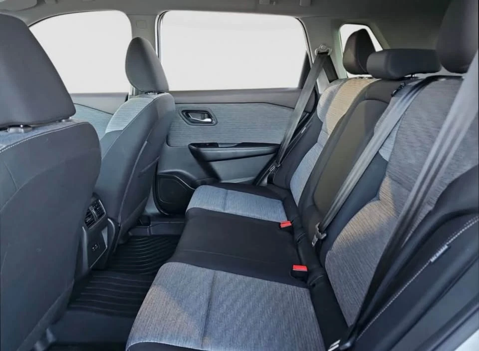 2018 Nissan Rogue - Image 9 of 12
