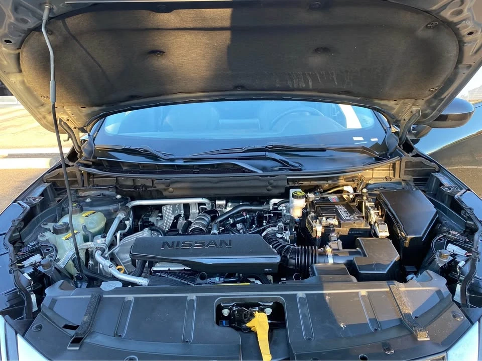 2023 Nissan Rogue - Image 17 of 19