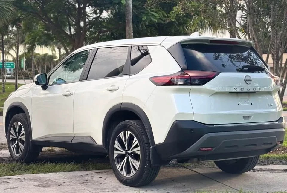 2023 Nissan Rogue - Image 5 of 9