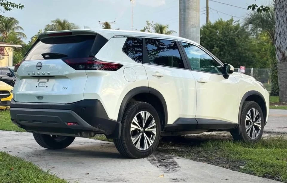 2023 Nissan Rogue - Image 4 of 9