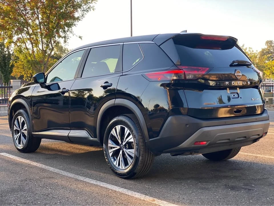 2023 Nissan Rogue - Image 4 of 19