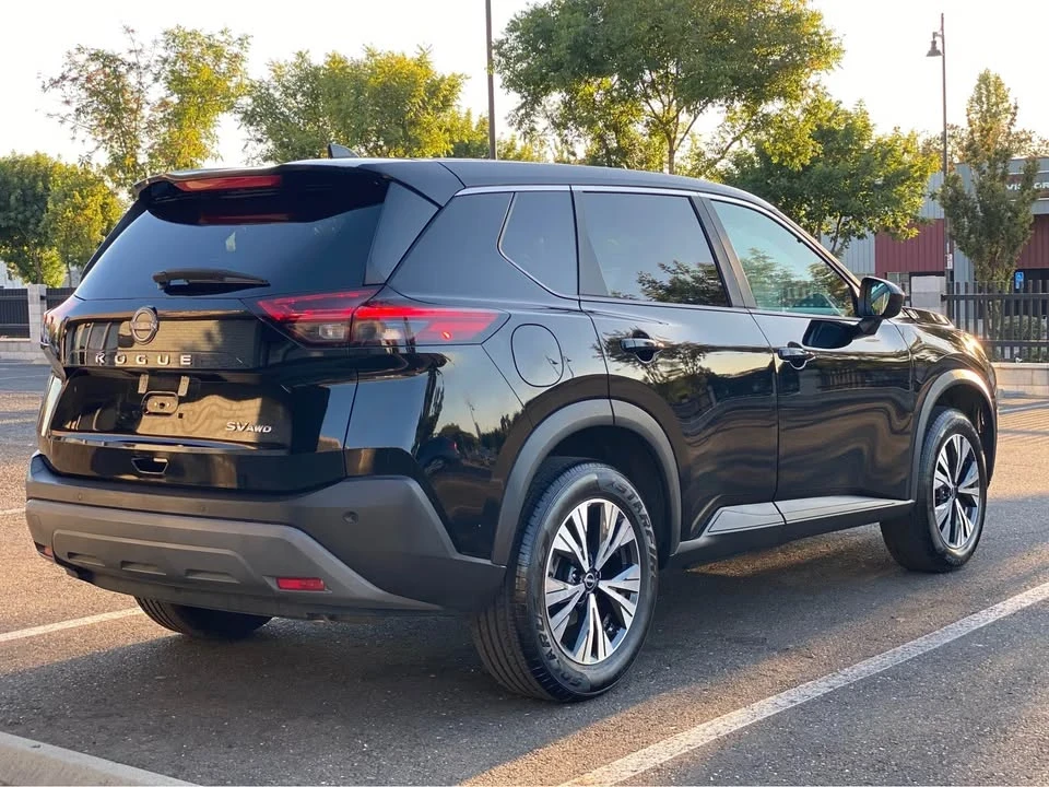 2023 Nissan Rogue - Image 8 of 19