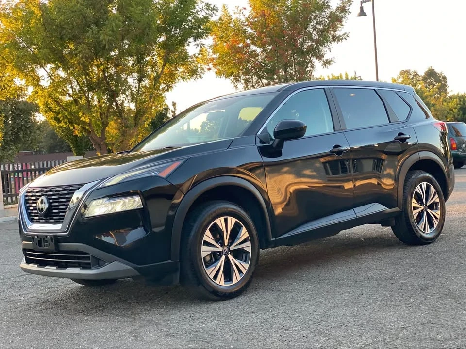 2023 Nissan Rogue - Image 2 of 19
