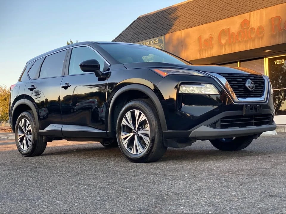 2023 Nissan Rogue - Image 10 of 19