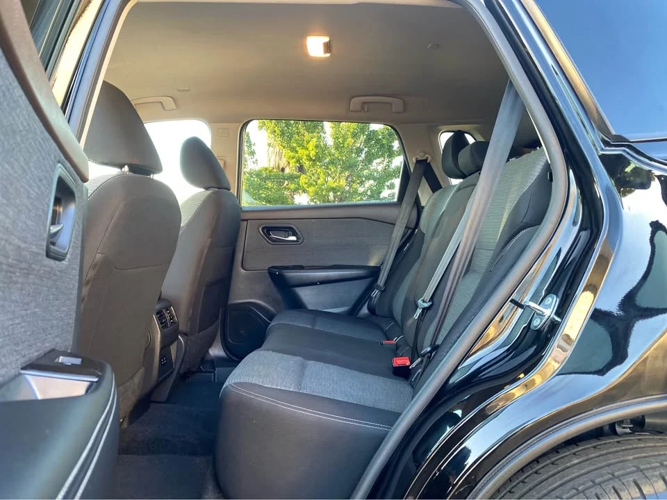 2023 Nissan Rogue - Image 15 of 19