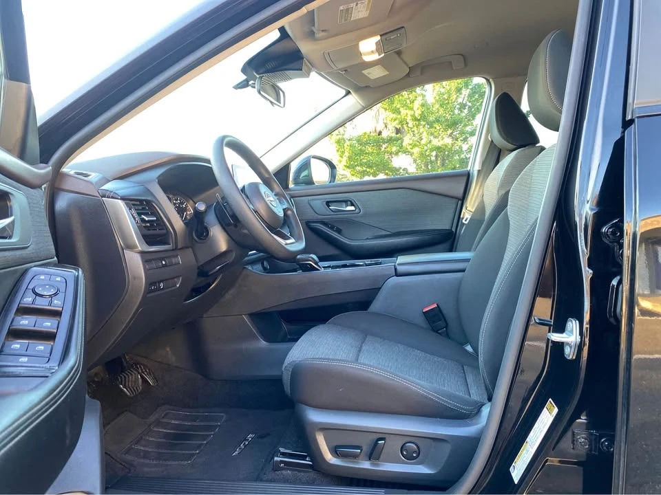 2023 Nissan Rogue - Image 11 of 19