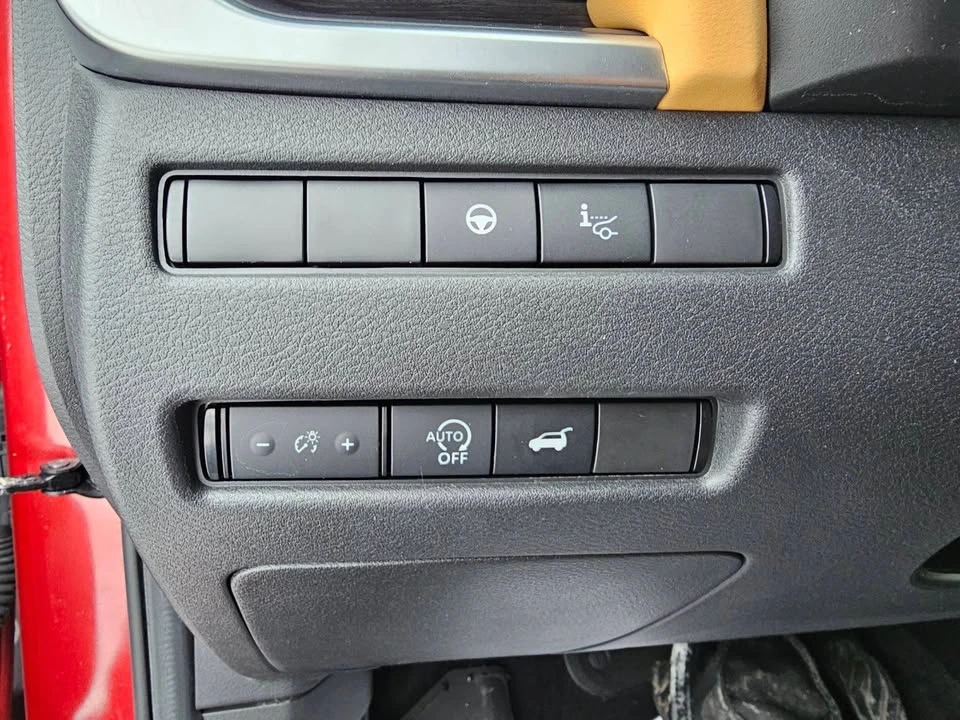 2023 Nissan Rogue - Image 16 of 20