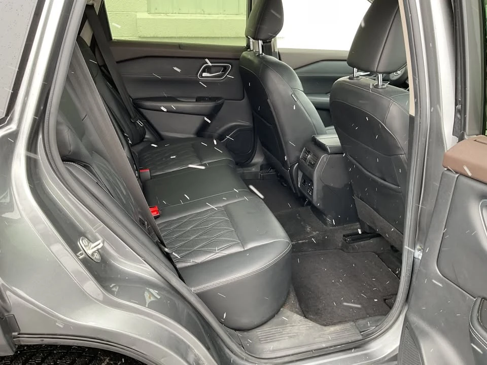 2023 Nissan Rogue - Image 11 of 20