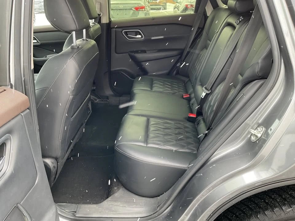 2023 Nissan Rogue - Image 10 of 20