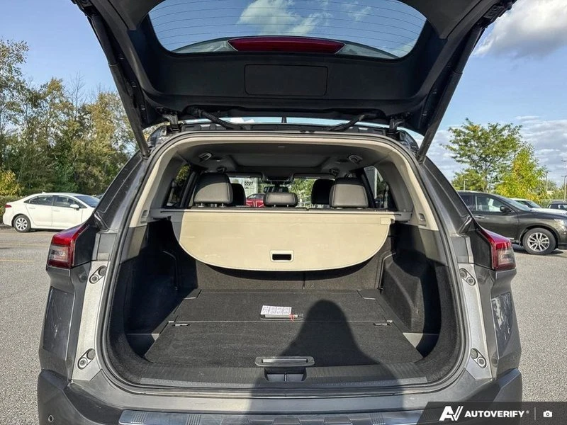 2023 Nissan Rogue - Image 15 of 20