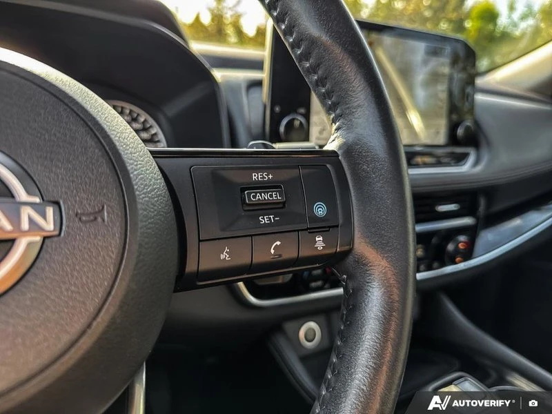 2023 Nissan Rogue - Image 17 of 20