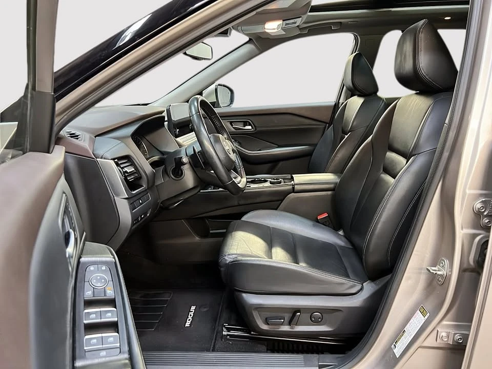 2023 Nissan Rogue - Image 7 of 20