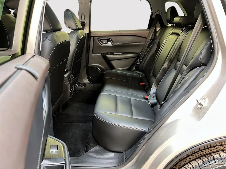 2023 Nissan Rogue - Image 9 of 20
