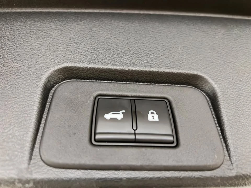 2023 Nissan Rogue - Image 15 of 20