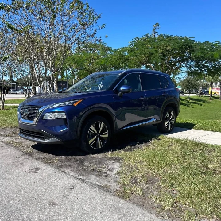 2023 Nissan Rogue - Image 3 of 14