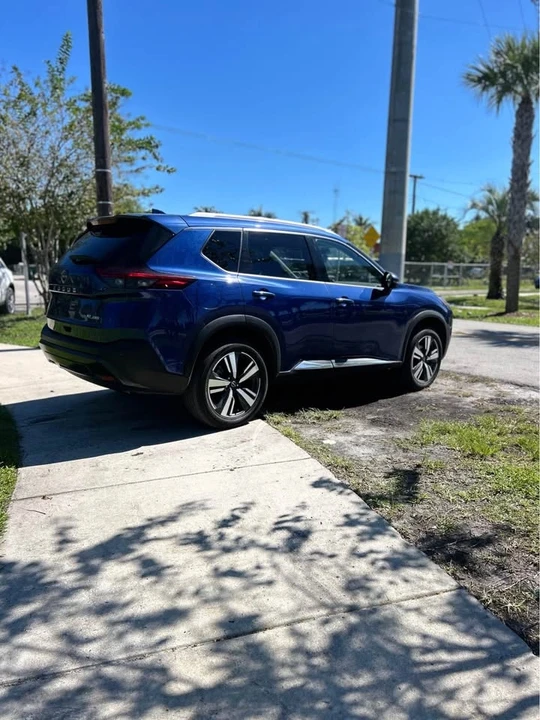 2023 Nissan Rogue - Image 7 of 14