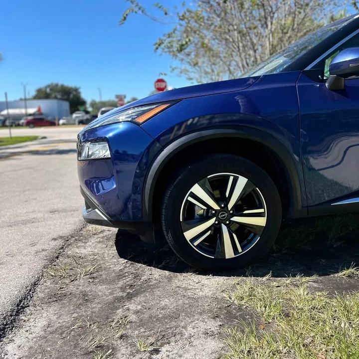 2023 Nissan Rogue - Image 4 of 14