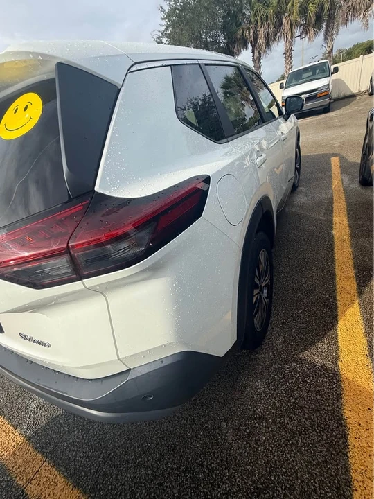 2023 Nissan Rogue - Image 5 of 6