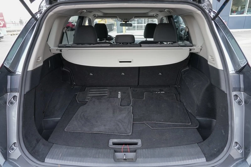 2023 Nissan Rogue - Image 9 of 16