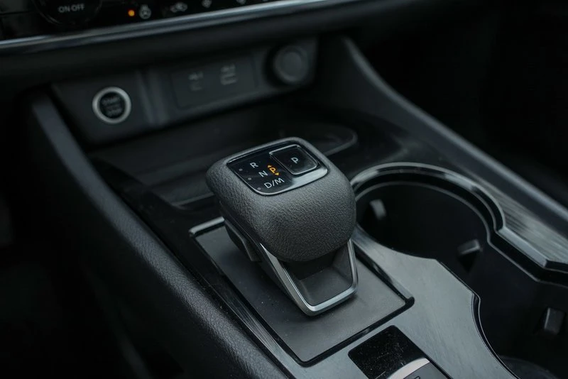 2023 Nissan Rogue - Image 13 of 16