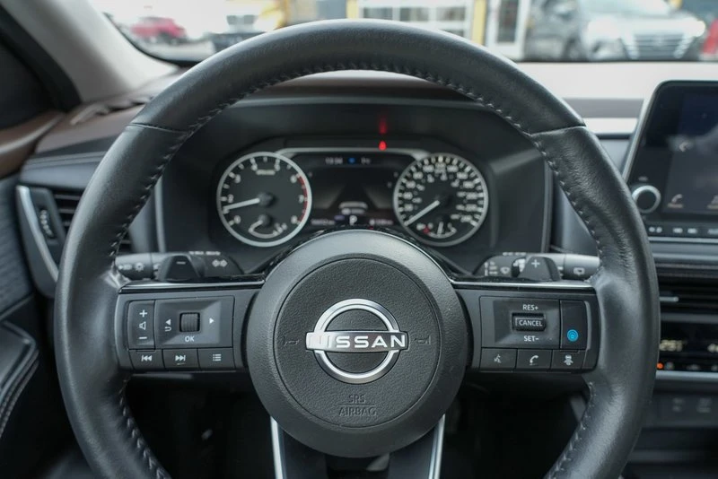 2023 Nissan Rogue - Image 11 of 16