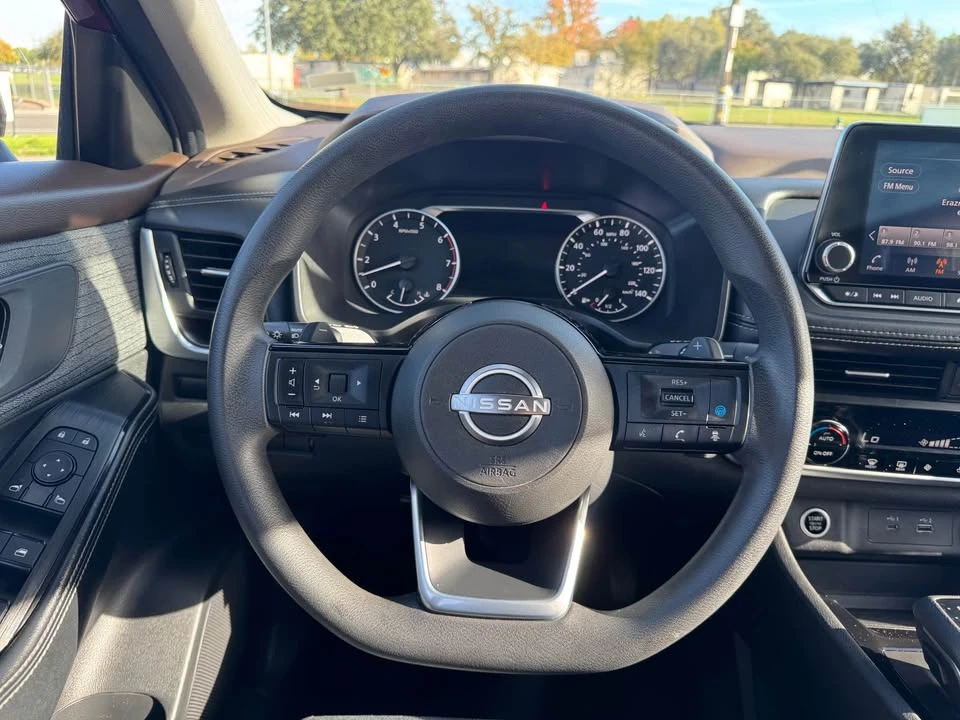 2023 Nissan Rogue - Image 17 of 19