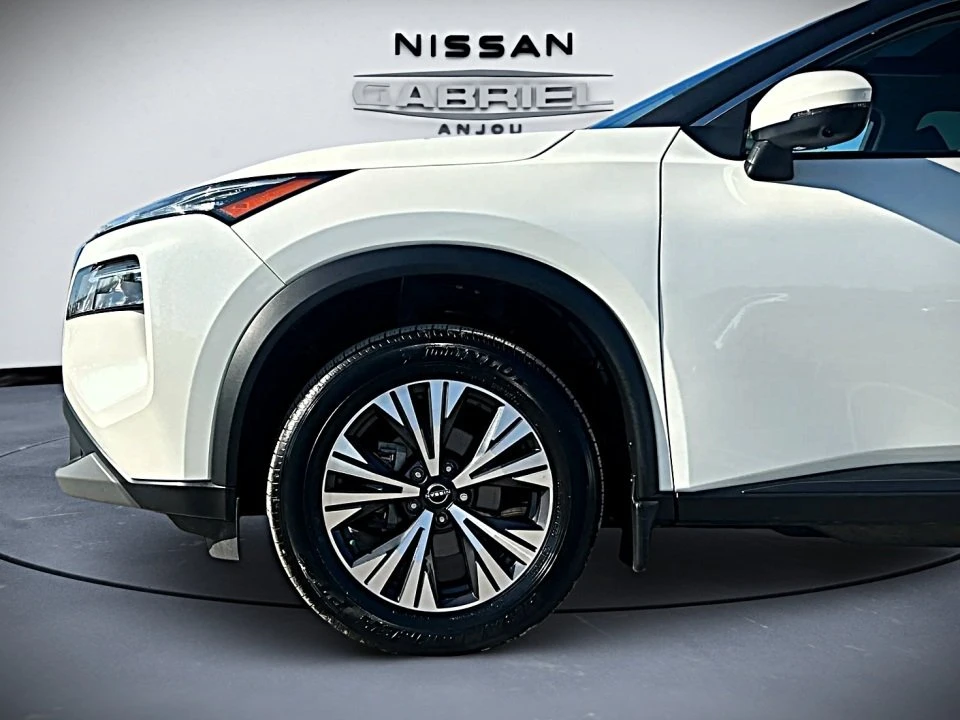 2023 Nissan Rogue - Image 8 of 9