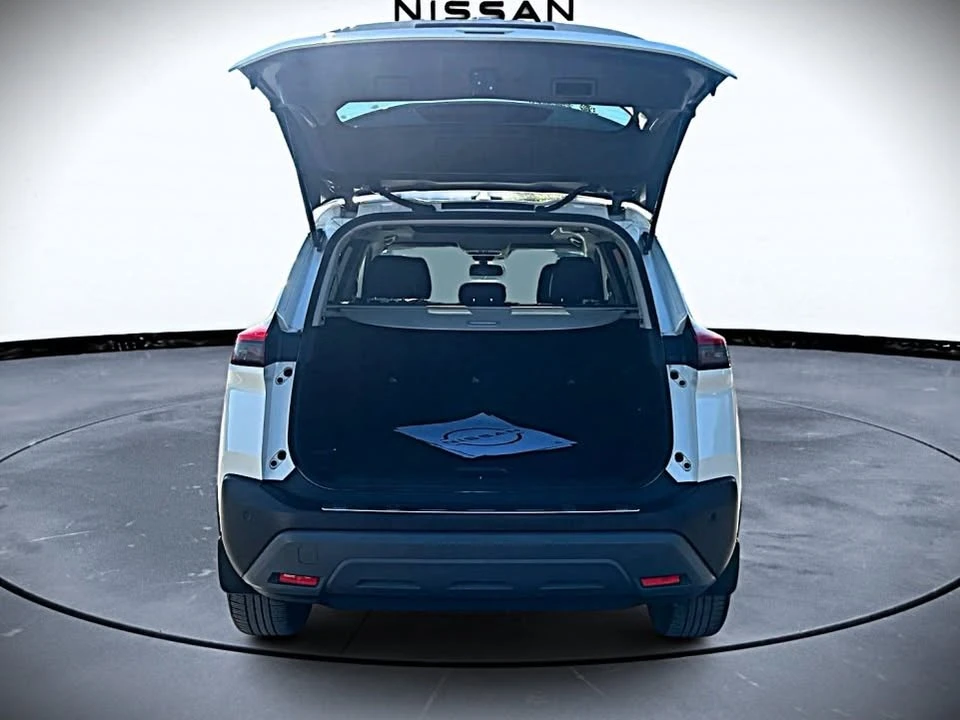 2023 Nissan Rogue - Image 6 of 9