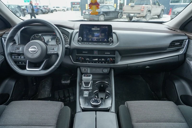 2023 Nissan Rogue - Image 18 of 19