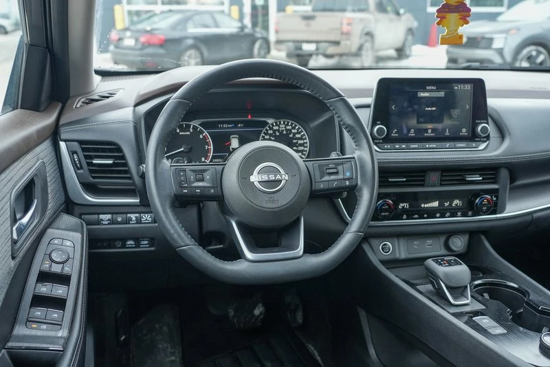 2023 Nissan Rogue - Image 17 of 19